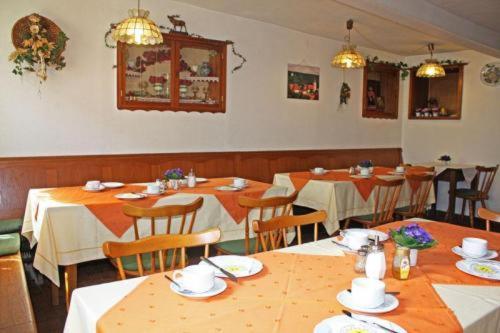 Gasthof Zur Krone Burghaslach Exterior foto